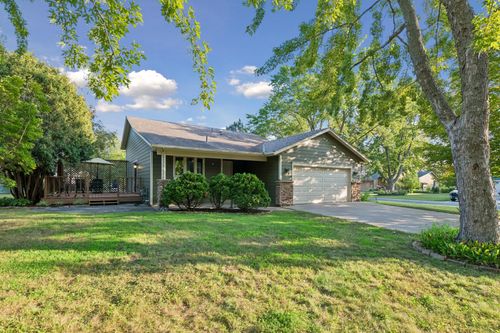 951 Redwing Ct, Chanhassen, MN, 55317-9239 | Card Image