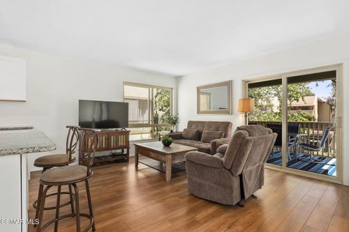 26-351 Chestnut Hill Ct, Thousand Oaks, CA, 91360-3806 | Card Image