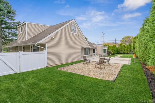 262 Channon Rd, Hewlett, NY, 11557-2702 | Card Image