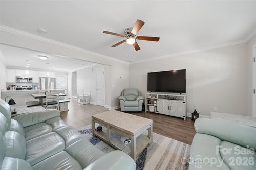 3953 Newhall Drive Nw, Hickory, NC, 28601 | Card Image