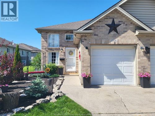 2324 Lamont St, Windsor, ON, N9E4X3 | Card Image