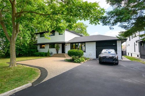 162 Stone Church Rd E, Hamilton, ON, L9B1A9 | Card Image