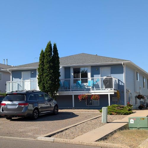 72 Valleyview Drive Sw, Medicine Hat, AB, T1A8N6 | Card Image