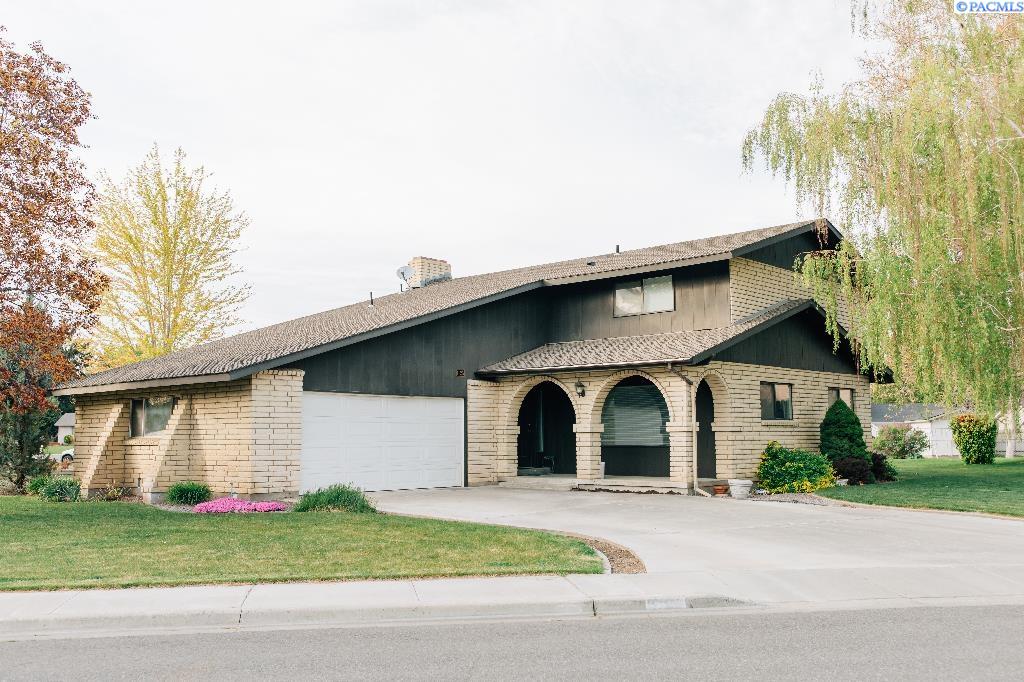 Oak St, Richland, WA 99354