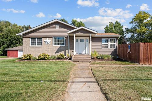 2720 Kennedy Dr, East Moline, IL, 61244-2616 | Card Image