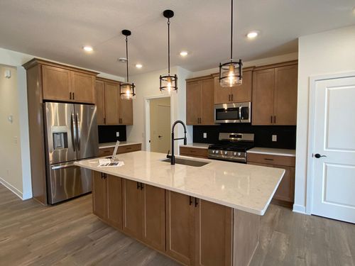 13789 Hollybrook Cir, Apple Valley, MN, 55124-6310 | Card Image