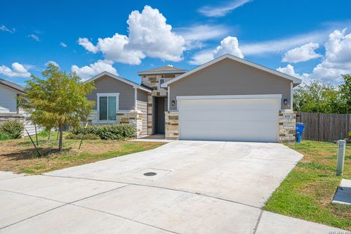 632 Candace Ct, Seguin, TX, 78155-2961 | Card Image
