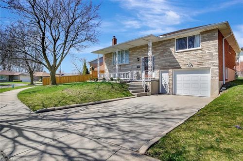 137 Wimbleton Cres, Kitchener, ON, N2B3K4 | Card Image