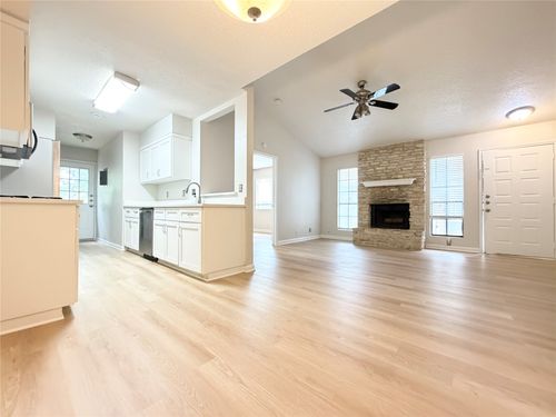 b-1915 Margalene Way, Austin, TX, 78728-6251 | Card Image