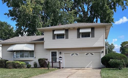 447 Saint Lawrence Blvd, Eastlake, OH, 44095-1310 | Card Image