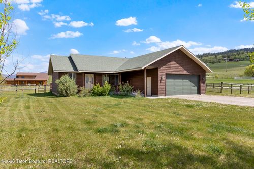 69 Trail Ridge Rd, Alpine, WY, 83128 | Card Image