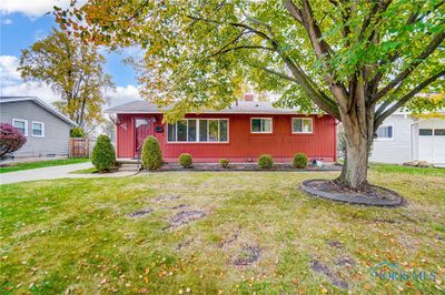 1346 Cranbrook Drive, House other with 3 bedrooms, 1 bathrooms and 2 parking in Maumee OH | Image 2