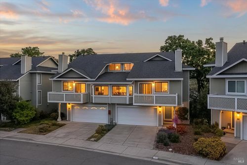 21 Briarwood Court, Novato, CA, 94947 | Card Image