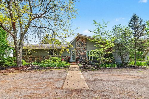165 East Ave, Grass Lake, MI, 49240-9313 | Card Image