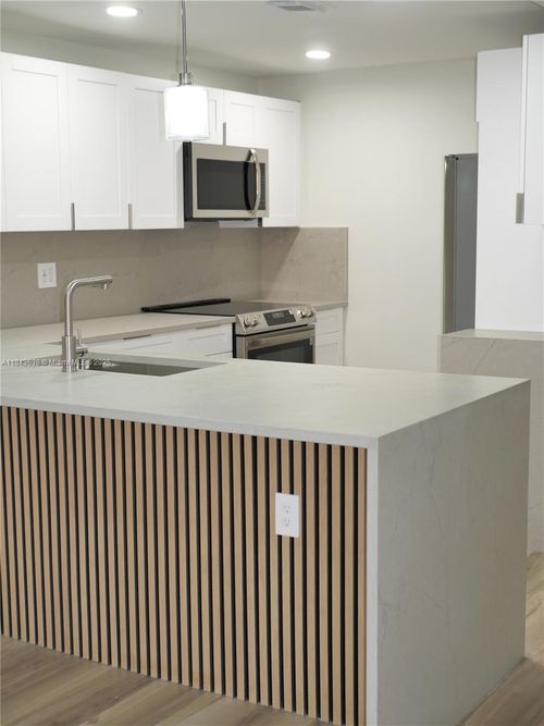 apt-602-3080 N Course Dr, Pompano Beach, FL, 33069-6214 | Card Image