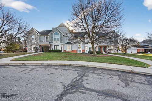3-220 Oakbrooke Dr, South Lyon, MI, 48178-1834 | Card Image