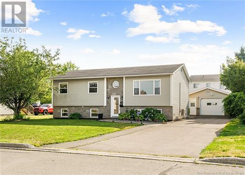 54 Castle Dr, Moncton, NB, E1A6M1 | Card Image