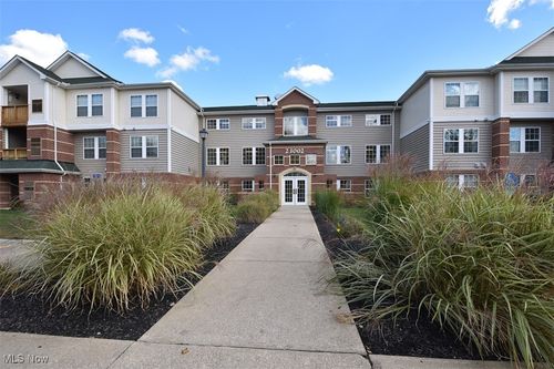 apt-221-23002 Chandlers Ln, Olmsted Falls, OH, 44138-3263 | Card Image