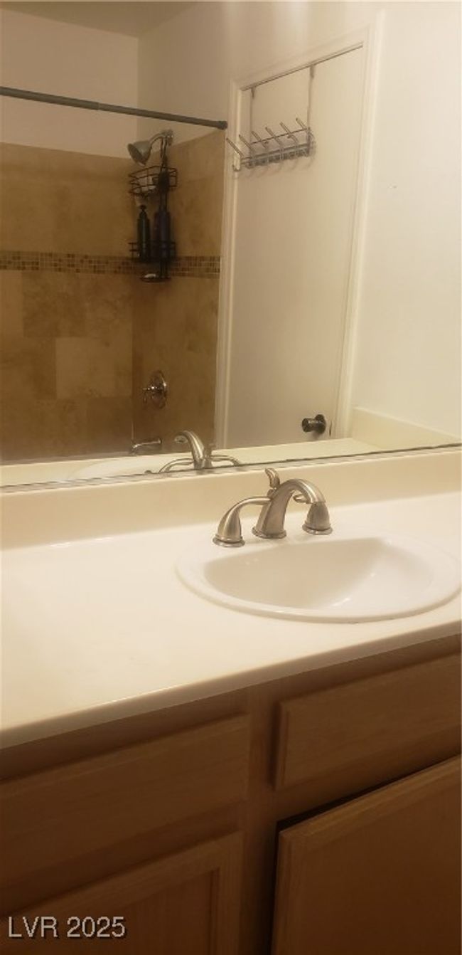 Full bathroom with bathing tub / shower combination and vanity | Image 6