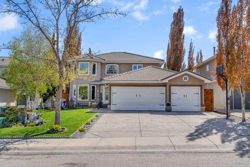 33 Edgevalley Way Nw, Calgary, AB, T3A4X7 | Card Image