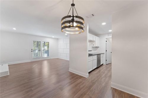103 Warm Springs Cir, Roswell, GA, 30075-4964 | Card Image