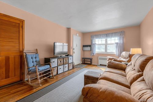 2-793-60-39 251st 251st St, Little Neck, NY, 11362-2433 | Card Image