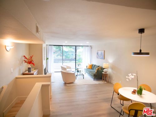 214-1900 Vine St, Los Angeles, CA, 90068-3061 | Card Image