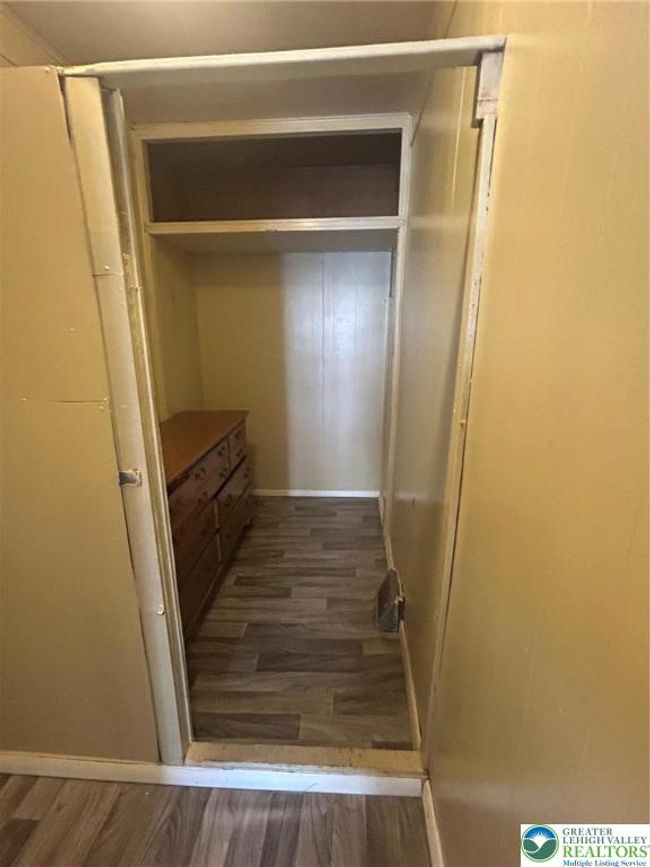 1036 Spring Garden St, Townhouse with 3 bedrooms, 1 bathrooms and null parking in Allentown PA | Image 9