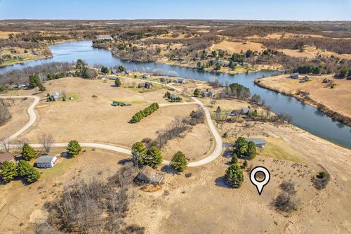 422 Summit Point Dr, La Valle, WI, 53941 | Card Image