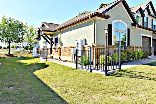 apt-9-1900 Little Elm Trl, Cedar Park, TX, 78613-2807 | Card Image