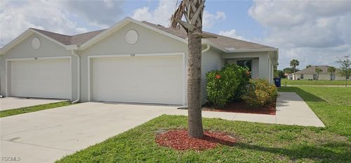 9100 Aegean Cir, LEHIGH ACRES, FL, 33936-6064 | Card Image