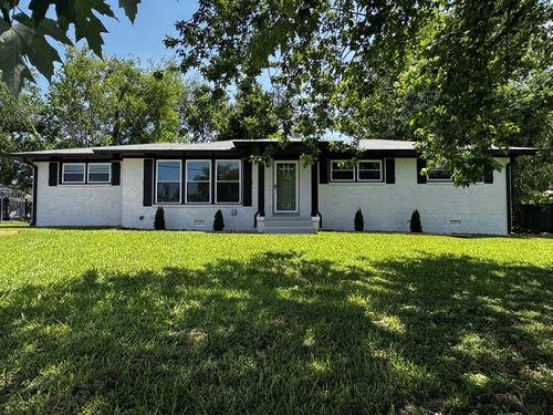 1008 Peachtree Dr, Smyrna, TN, 37167-2617 | Card Image