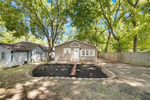 506 E Lexington Ave, Independence, MO, 64050-3009 | Card Image