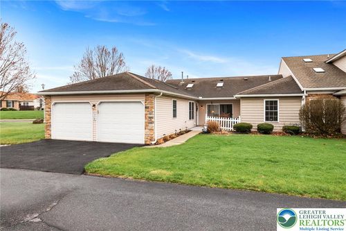 2528 Waynesborough Ct, Macungie, PA, 18062-1471 | Card Image