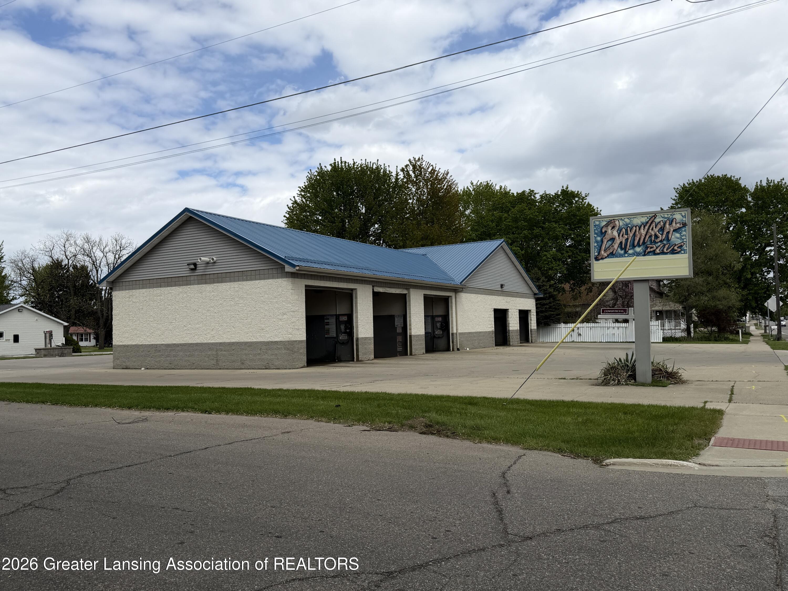 1026 W Broad St, Chesaning, MI 48616