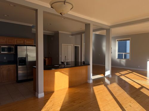 main-2065 Berkshire Cres, Coquitlam, BC, V3E3N5 | Card Image