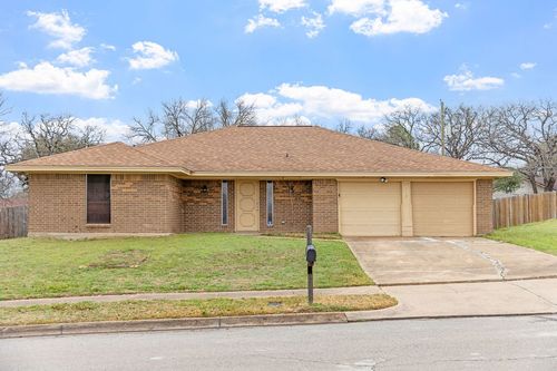 712 Springhill Dr, Hurst, TX, 76054-2316 | Card Image