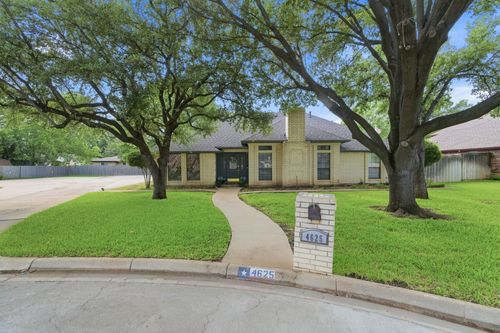 4625 Hillside Dr, North Richland Hills, TX, 76180-8109 | Card Image