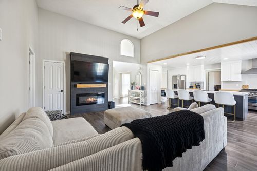 963 Beldon Station Ln, Clarksville, TN, 37040-6127 | Card Image