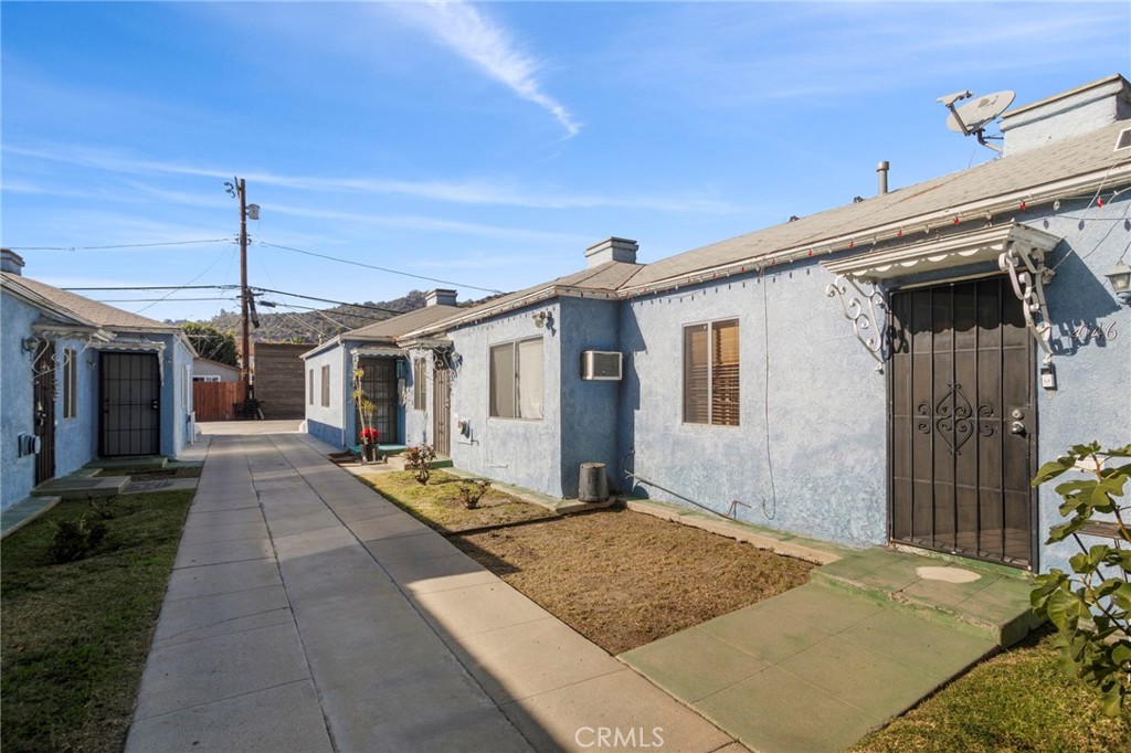 Commercial Sale in Los Angeles 4