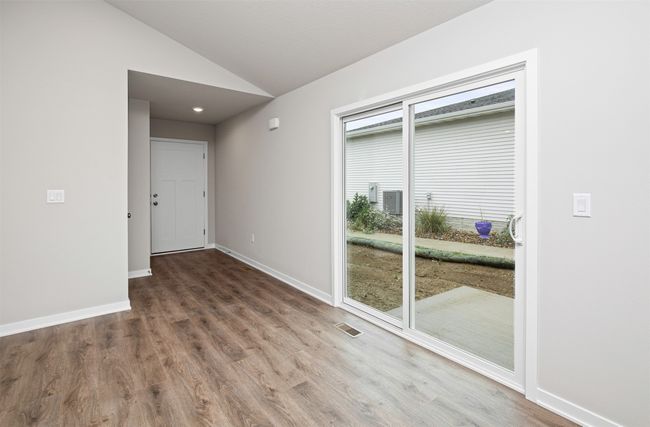 815 Linden St, Condo with 3 bedrooms, 3 bathrooms and null parking in Carlisle IA | Image 5