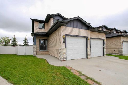162 Hampton Close, Penhold, AB, T0M3A7 | Card Image