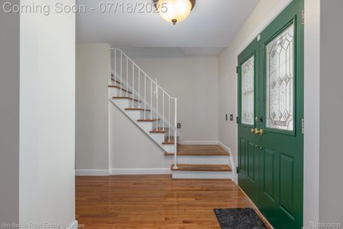 20418 Edmunton St, Saint Clair Shores, MI, 48080-3749 | Card Image