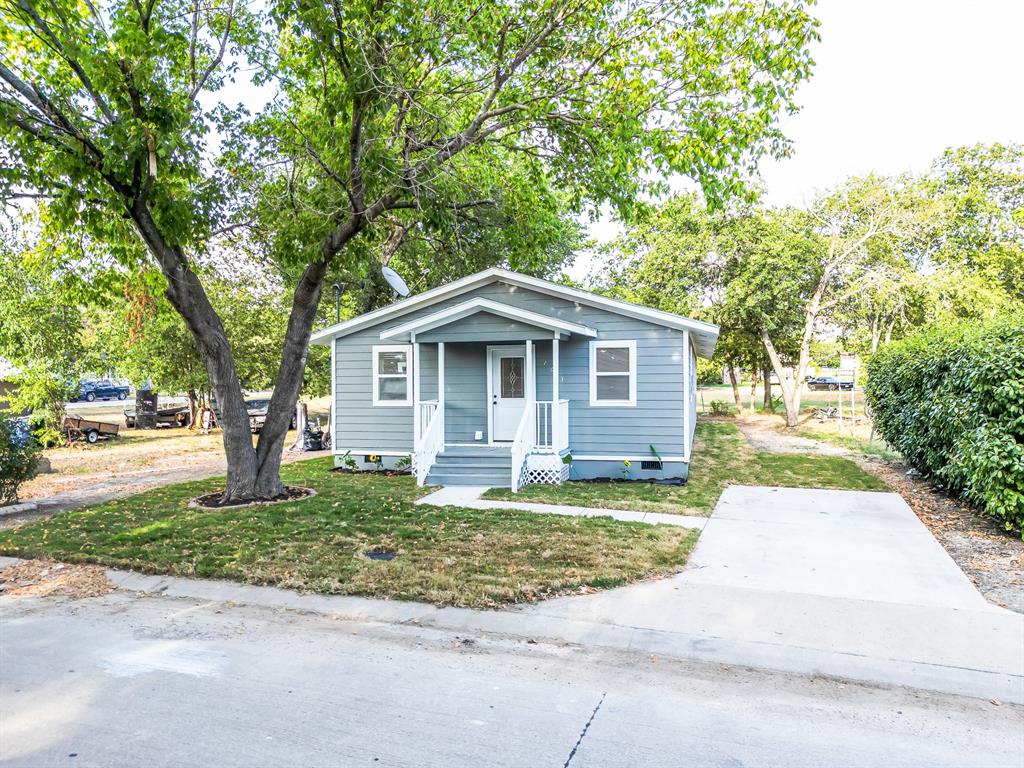 Munchus St, Waxahachie, TX 75165