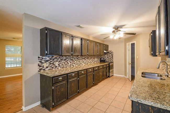 1083 County Road 147, House other with 3 bedrooms, 2 bathrooms and 2 parking in Alvin TX | Image 8