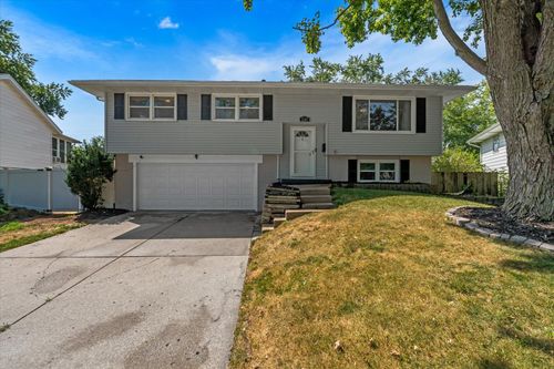 2207 Waveland Dr, Bettendorf, IA, 52722-2778 | Card Image