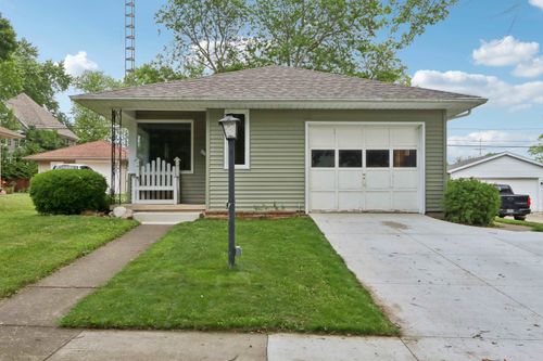 414 S Fischer Ave, Jefferson, WI, 53549-2128 | Card Image