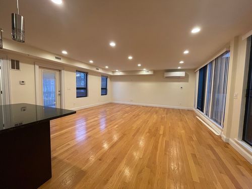 3-1616 Beacon St, Brookline, MA, 02446-2272 | Card Image