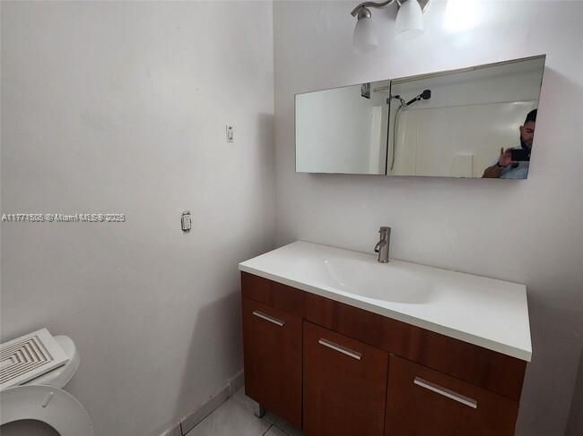 857 W 79 Th Pl, House other with 3 bedrooms, 4 bathrooms and null parking in Hialeah FL | Image 17