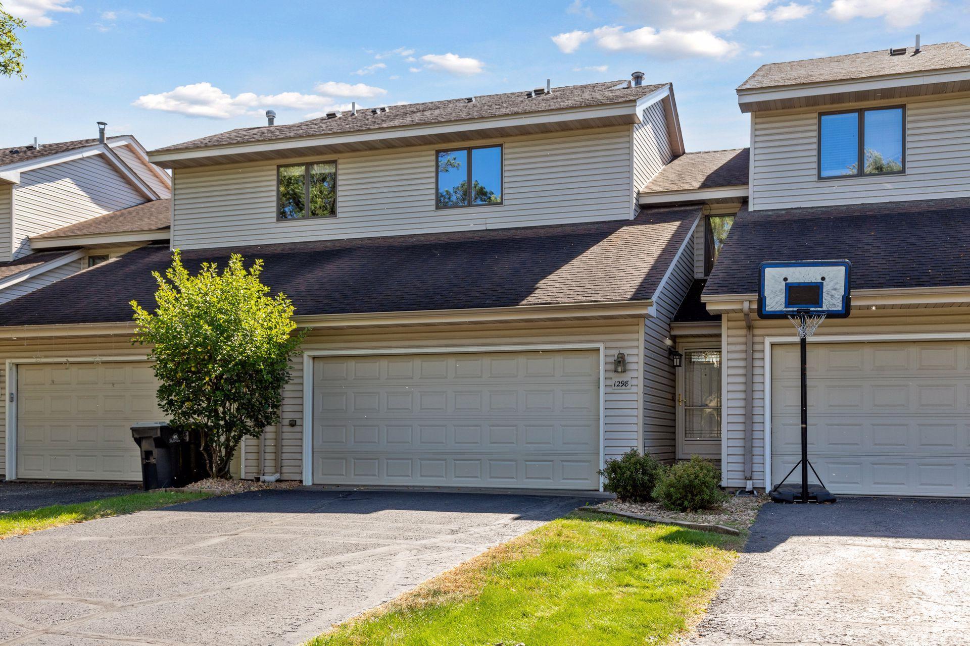 Sunview Ct, Saint Paul, MN 55126